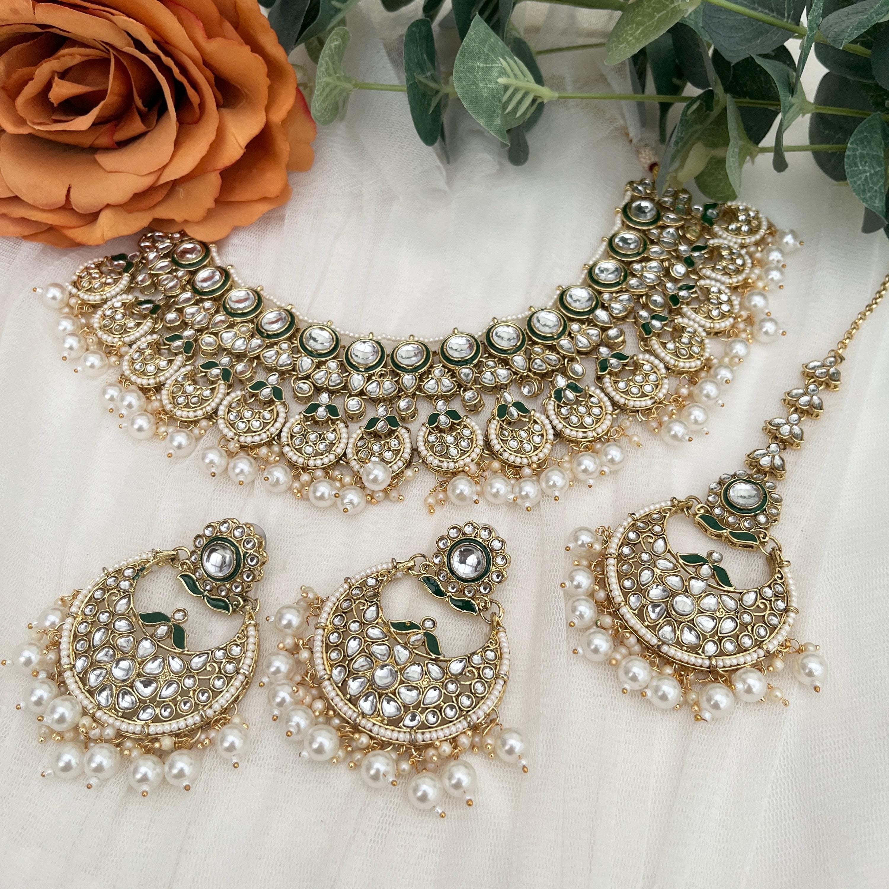 Beautiful Indian Jewellery/Gold Kundan Choker Set/Tikka and Earrings/Indian Bridal Sets/Bollywood/Pakistani Jewellery
