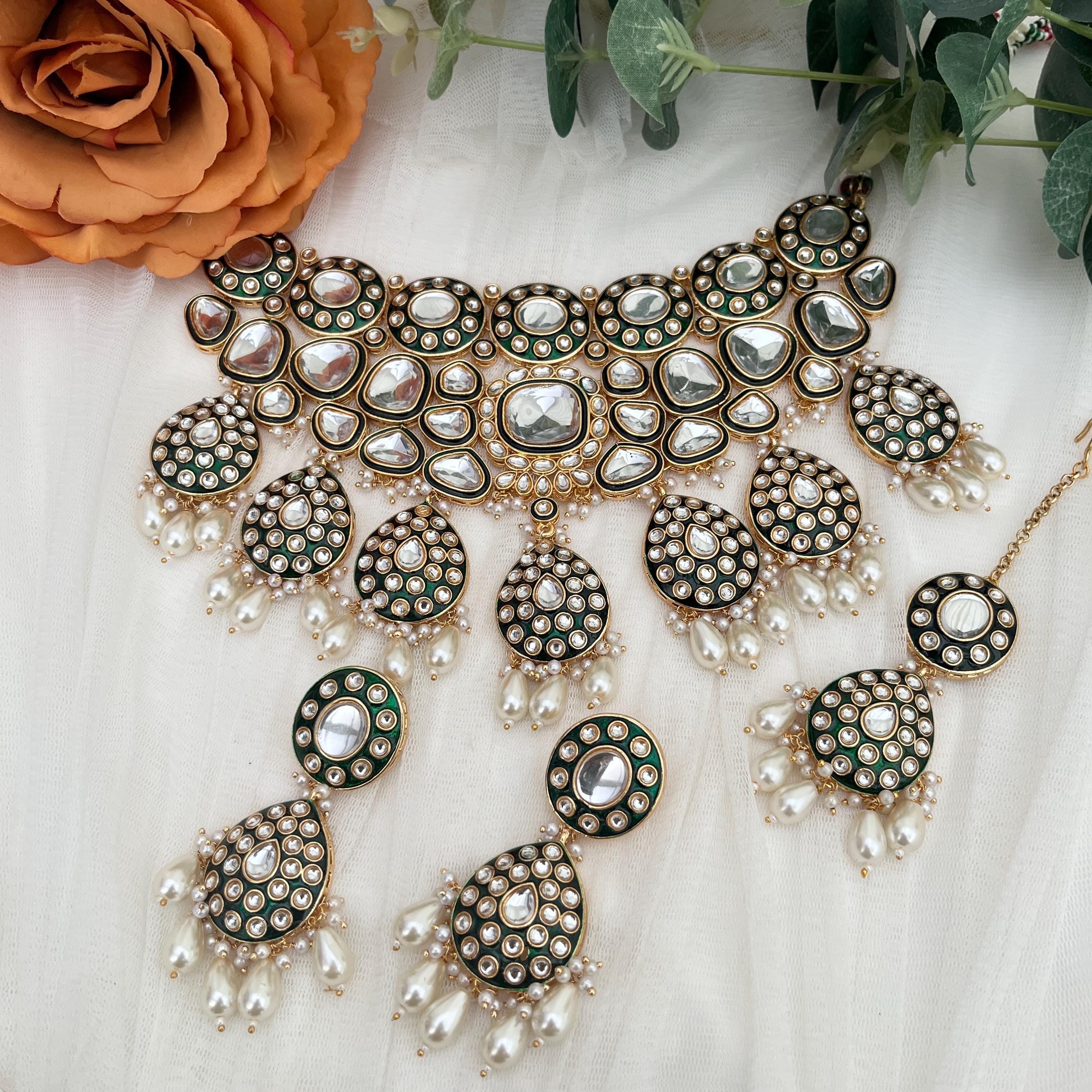 Indian Jewellery/ Gold Kundan Choker Set/Tikka and Earrings/Indian Bridal Sets/Bollywood/Pakistani Jewellery