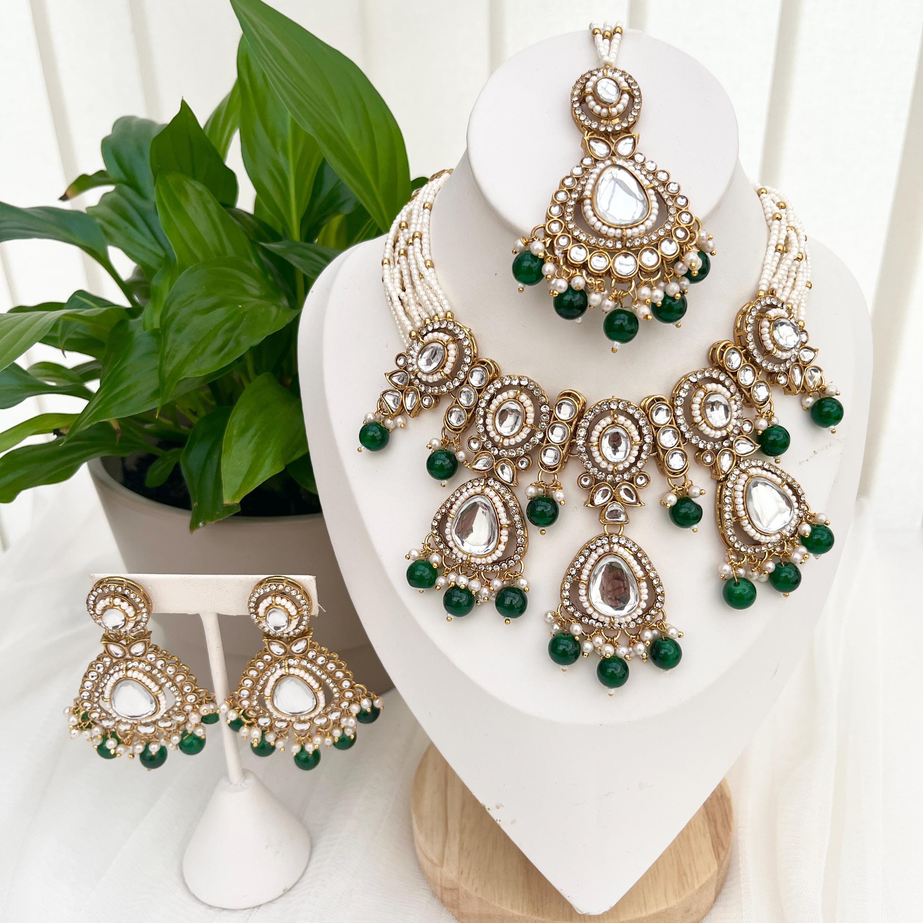 Indian Jewellery/Green Kundan Choker Set/Tikka and Earrings/Indian Bridal Sets/Bollywood/Pakistani Jewellery