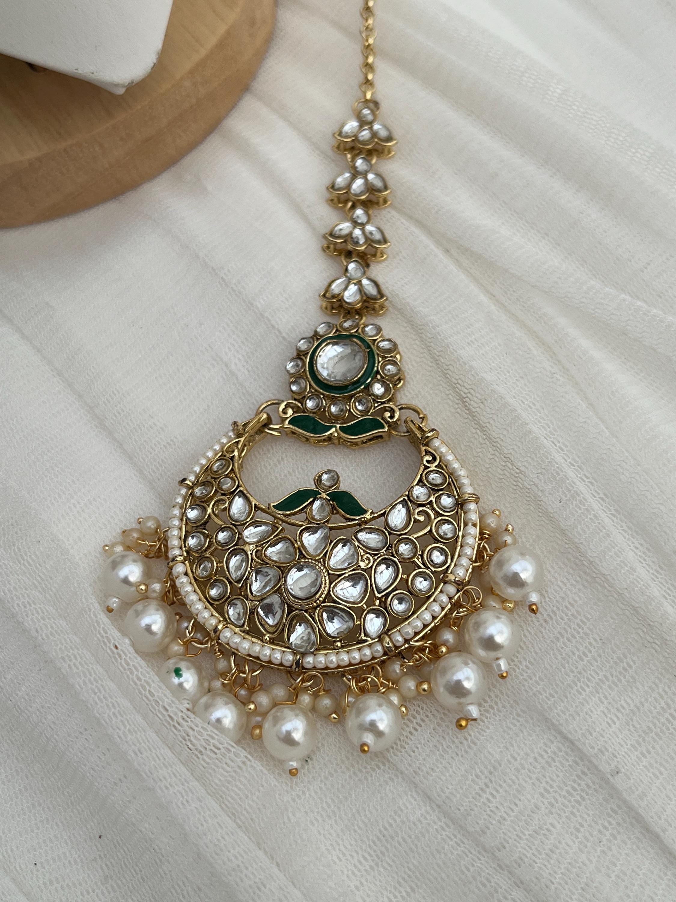 Beautiful Indian Jewellery/Gold Kundan Choker Set/Tikka and Earrings/Indian Bridal Sets/Bollywood/Pakistani Jewellery
