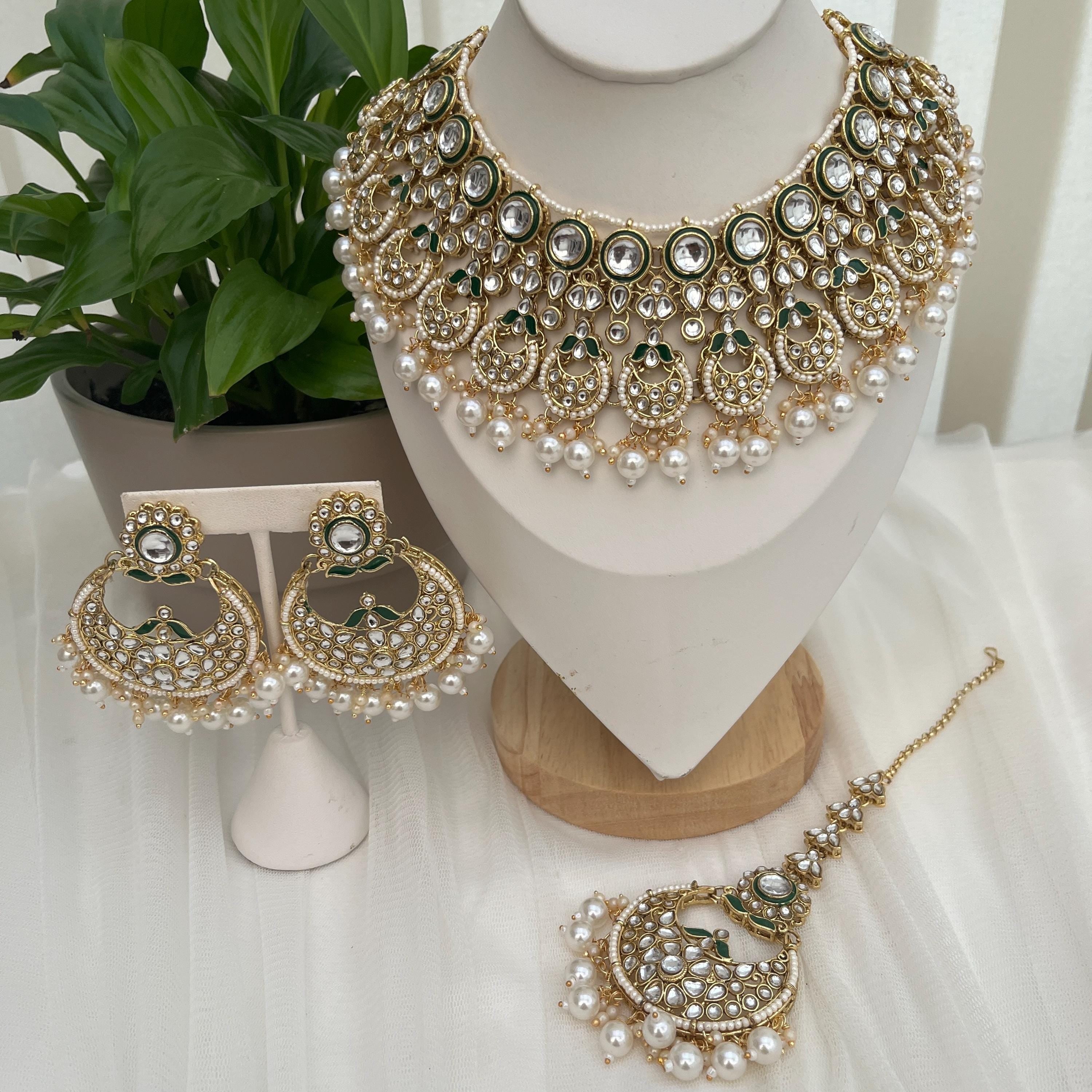 Beautiful Indian Jewellery/Gold Kundan Choker Set/Tikka and Earrings/Indian Bridal Sets/Bollywood/Pakistani Jewellery