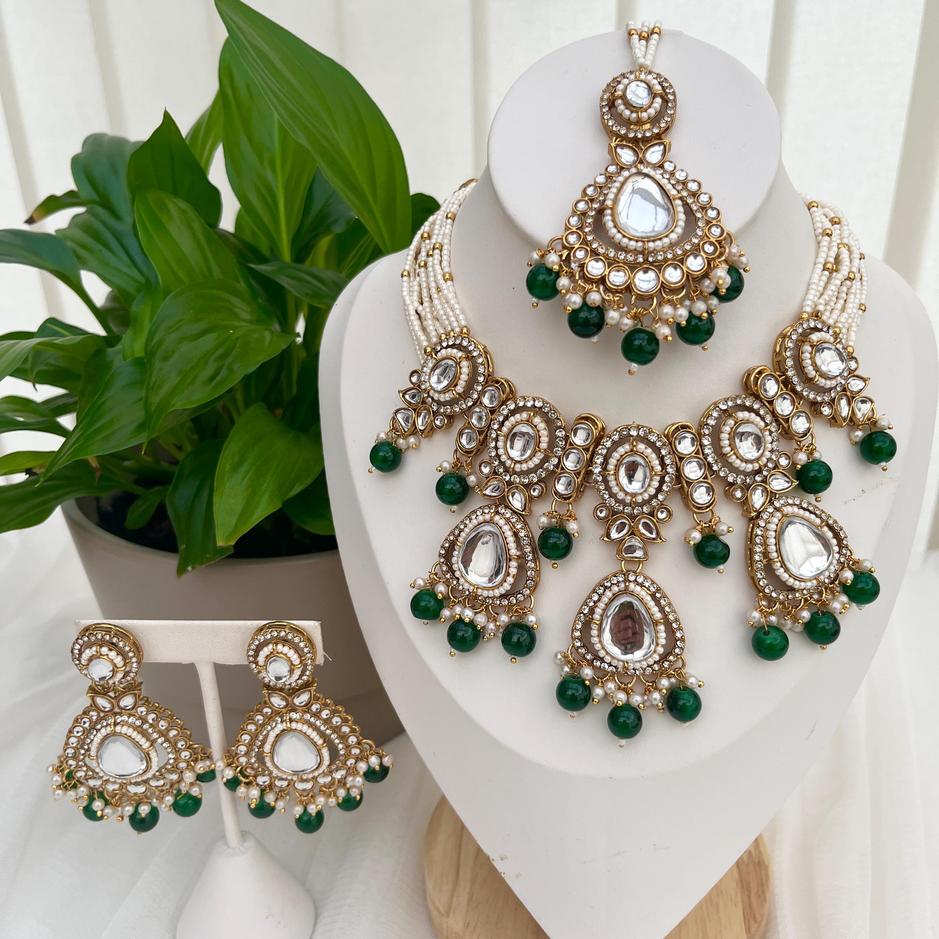 Indian Jewellery/Green Kundan Choker Set/Tikka and Earrings/Indian Bridal Sets/Bollywood/Pakistani Jewellery