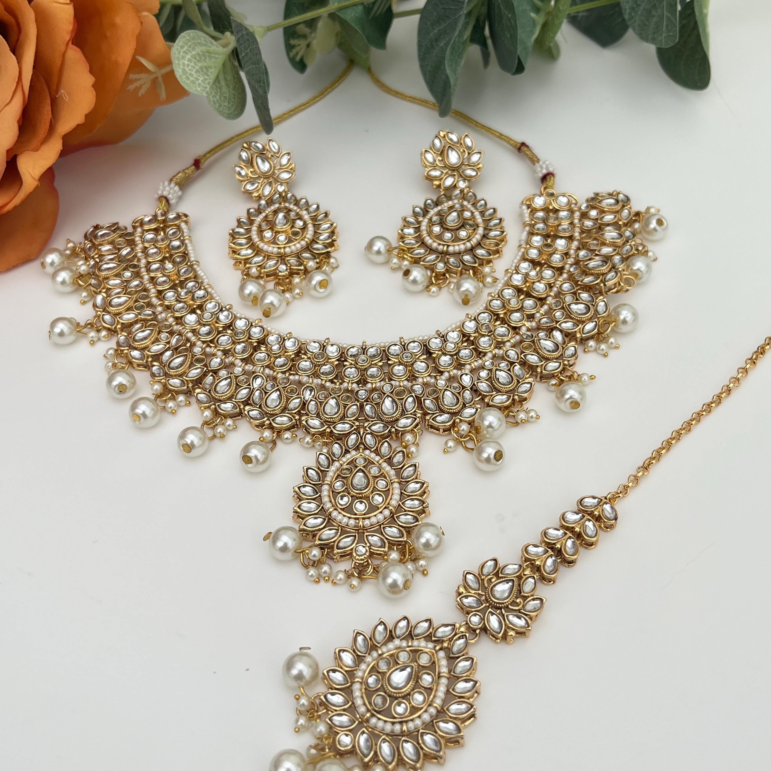Beautiful Indian Jewellery/Gold Kundan Choker Set/Tikka and Earrings/Indian Bridal Sets/Bollywood/Pakistani Jewellery