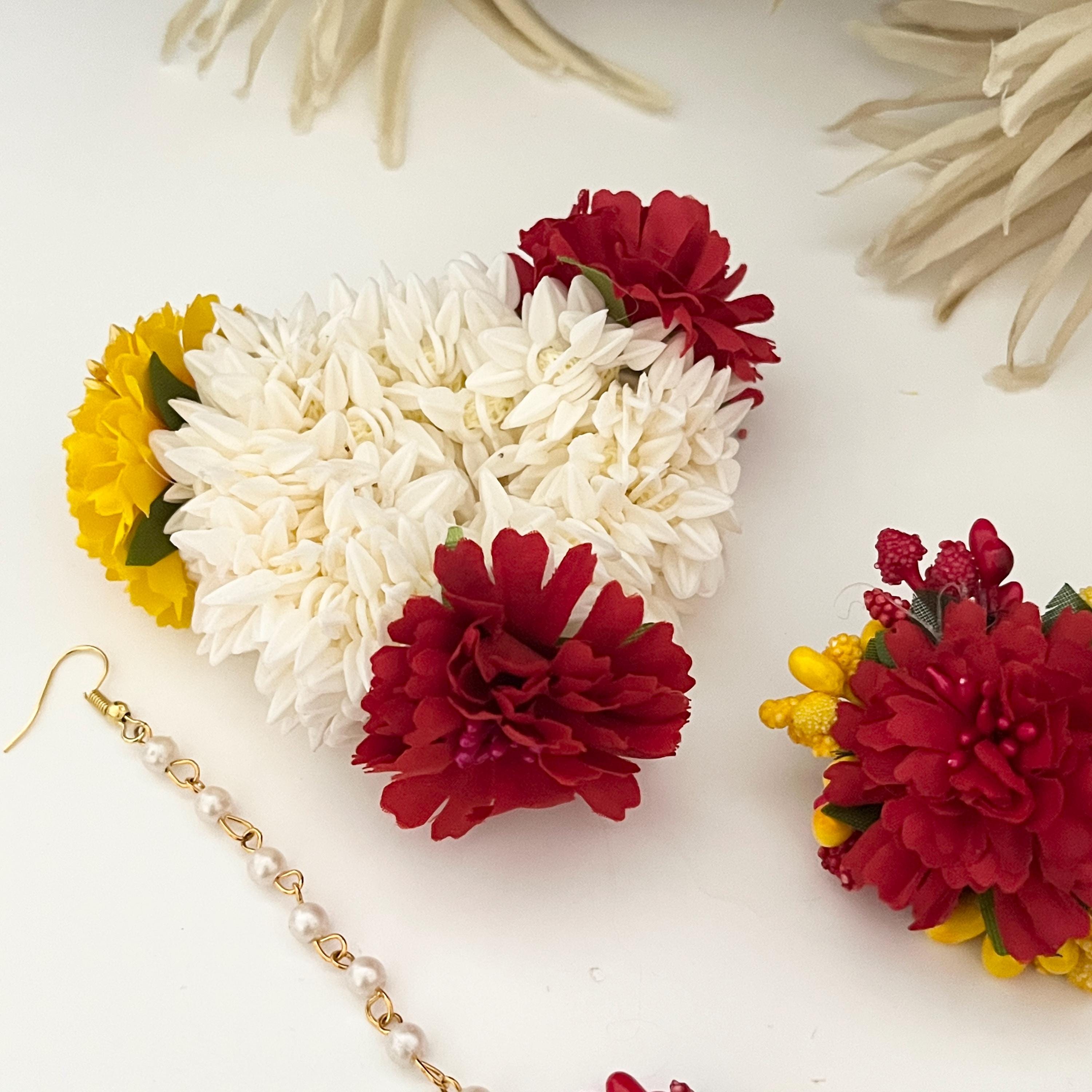 Handcrafted Haldi Mehndi Flower Jewelry Set: Tikka, Earrings, Hair Gajra