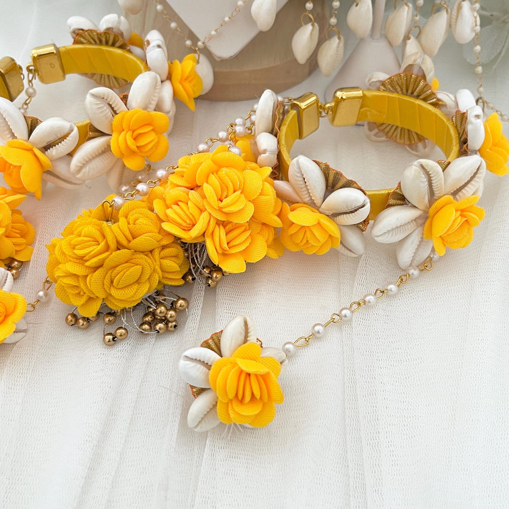 Gorgeous Handcrafted artificial flower/floral jewelry/ Haldi mehndi necklace set/ Indian flower jewelry/ Hair Gogra/ Mojra/ Wedding Kaleerey