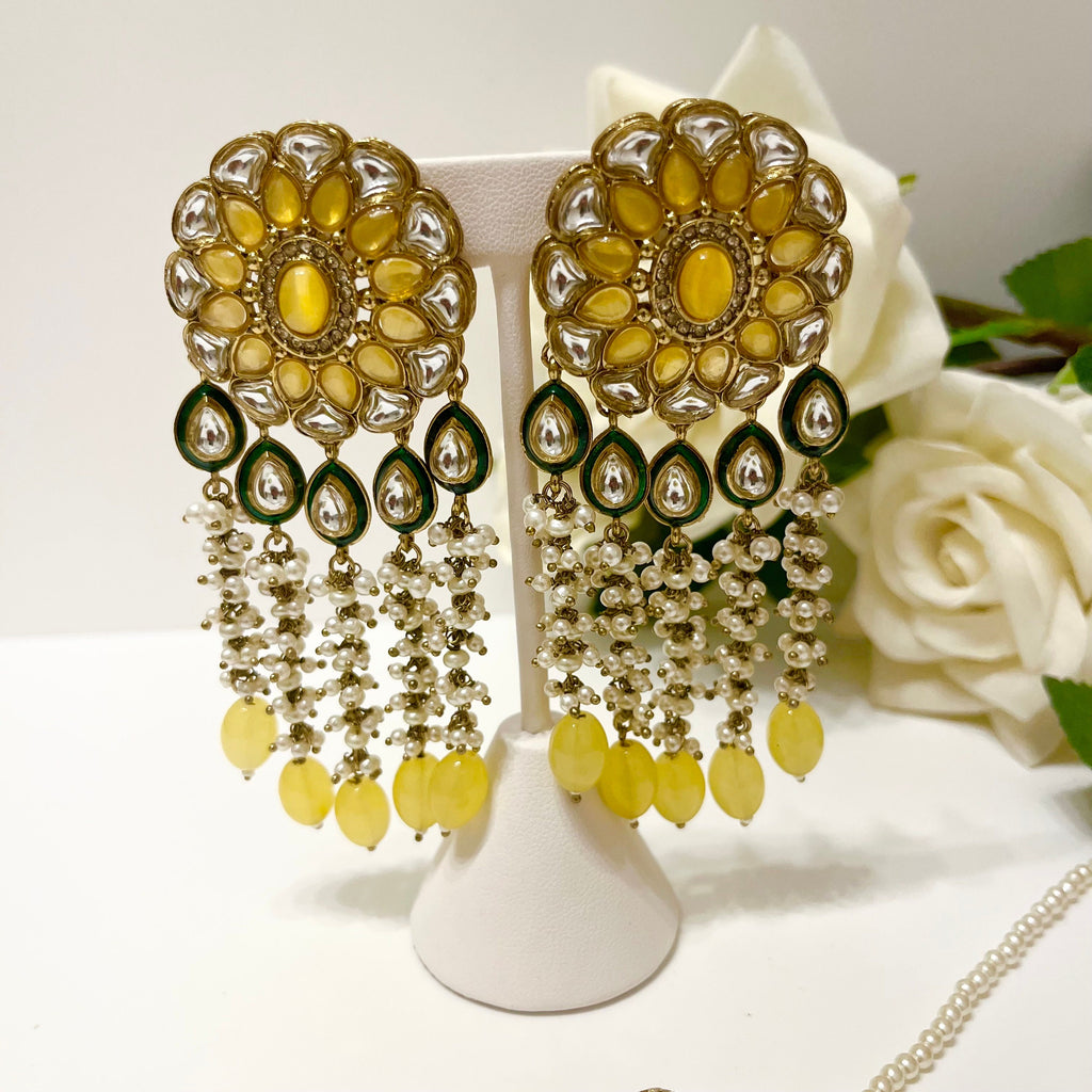 High Quality Indian Bollywood Pakistani New Jewellery Big Dangling Earrings and Big Tikka Imitation Pearls Yellow Gold